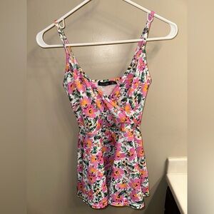 Boohoo Women’s Floral Romper Size 2